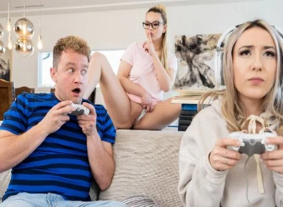 cô bạn gái bị bạn thân cuỗm mất người yêu vì đắm chìm trong game